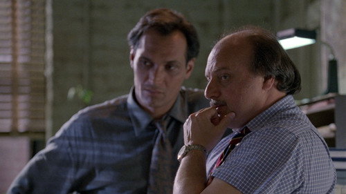 NYPD Blue - S4E8: Unembraceable You