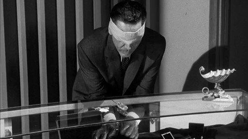 Perry Mason - S4E19: The Case of the Blind Man's Bluff