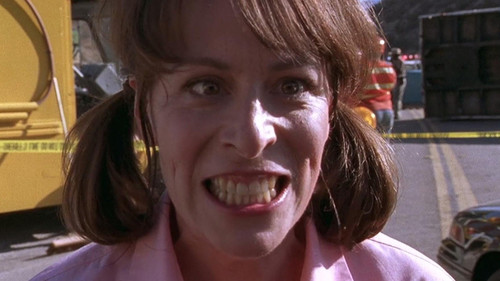 Malcolm in the Middle - S2E1: Traffic Jam (2)