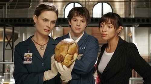 Bones - S2E1: The Titan on the Tracks