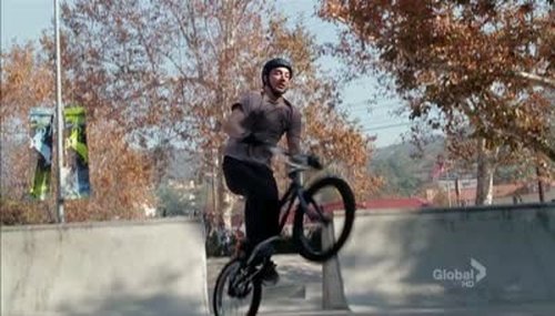 Bones - S6E13: The Daredevil in the Mold