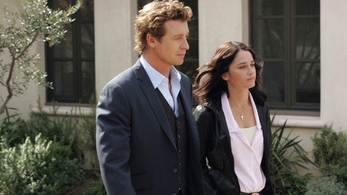 The Mentalist - S1E19: A Dozen Red Roses