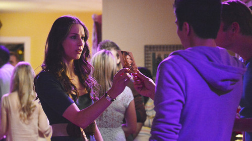 Pretty Little Liars - S4E5: Gamma Zeta Die!