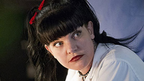 NCIS - S12E1: Twenty Klicks