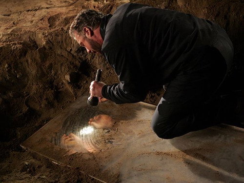 CSI: Crime Scene Investigation - S5E25: Grave Danger (2)