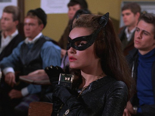 Batman - S2E49: Catwoman Goes to College