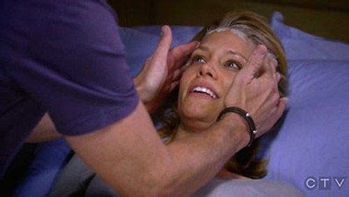 Private Practice - S1E6: In Which Charlotte Goes Down the Rabbit Hole