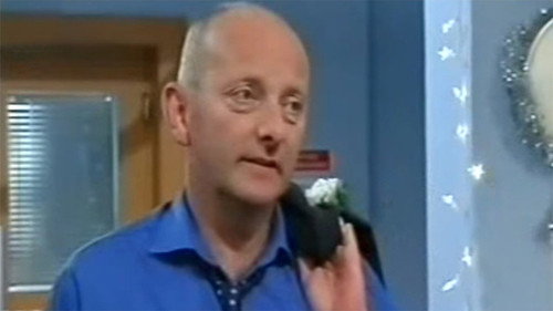 Casualty - S16E15: Life and Soul
