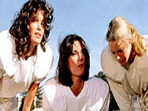 Charlie's Angels - S2E19: Angels in the Backfield