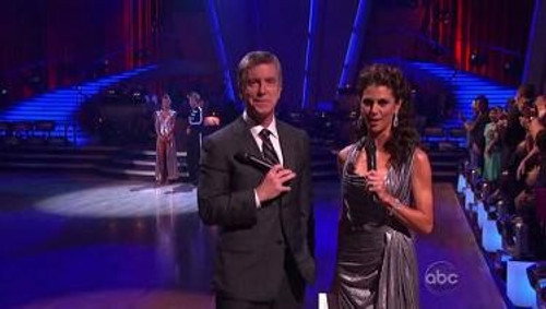 Dancing with the Stars - S9E17: Episode 908A
