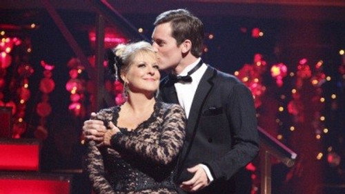 Dancing with the Stars - S13E15: Performance Show: Week 8