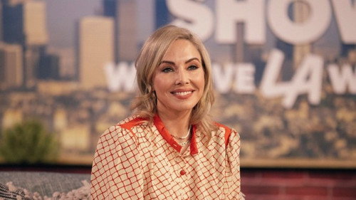 The Kelly Clarkson Show - S3E10: Whitney Cummings, The Property Brothers, Andrea Pitter, Chris Martin, Big Boy