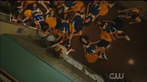 Riverdale - S3E8: Chapter Forty-Three: Outbreak