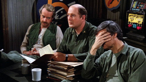 M*A*S*H - S10E17: Promotion Commotion