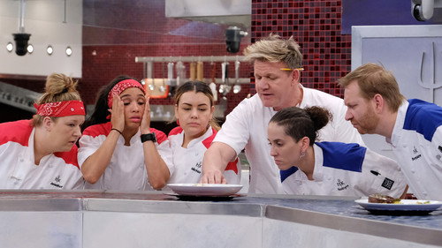 Hell's Kitchen - S17E12: Five Is The New Black
