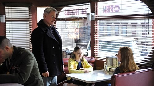 NCIS - S9E14: Life Before His Eyes