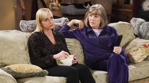 Mom - S6E15: Sparkling Banter and a Failing Steel Town