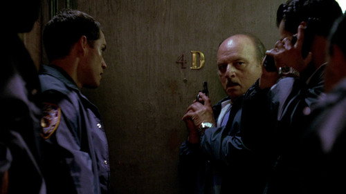 NYPD Blue - S10E1: Ho Down