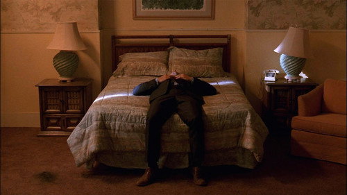 The Mentalist - S1E2: Red Hair and Silver Tape