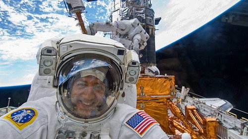 Horizon - S57E5: Hubble: The Wonders of Space Revealed
