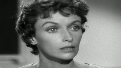 Perry Mason - S2E1: The Case of the Corresponding Corpse