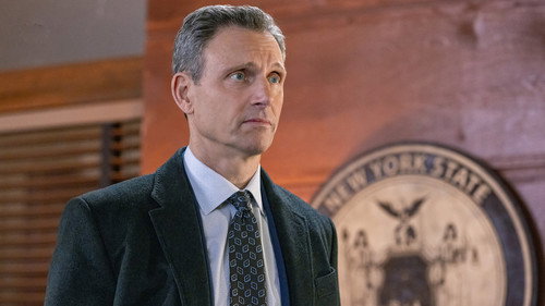 Law & Order - S25E21: Liberty