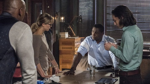 Supergirl - S5E2: Stranger Beside Me
