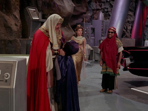Batman - S3E23: I'll Be a Mummy's Uncle