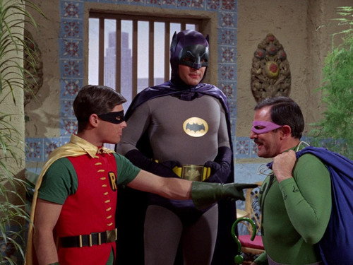 Batman - S2E46: A Riddling Controversy