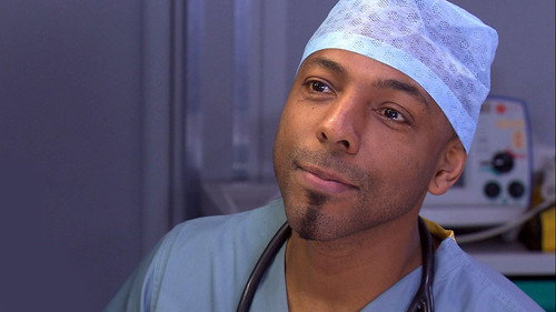 Holby City - S16E28: Battle Lines