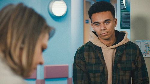 Casualty - S36E31: Friends Like These