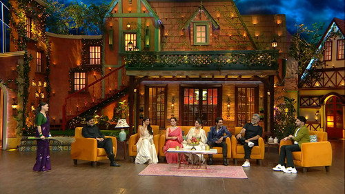 The Kapil Sharma Show - S2E311: Bheed Ki Team Se Mulaqat