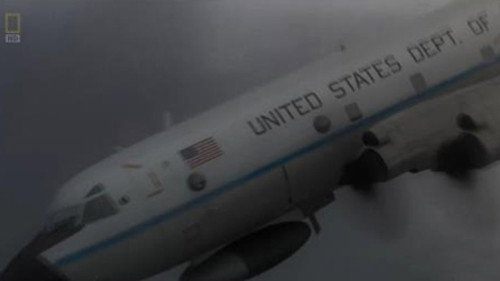 Mayday - S13E9: Into the Eye of the Storm (Hurricane Hunters NOAA42)