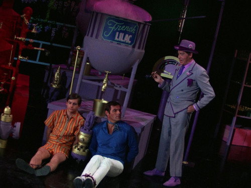 Batman - S3E18: Louie's Lethal Lilac Time