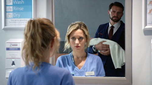 Holby City - S18E6: Beneath the Cover