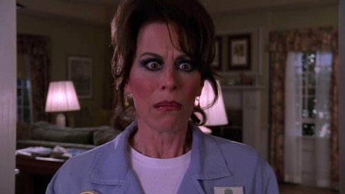 Malcolm in the Middle - S3E10: Lois's Makeover