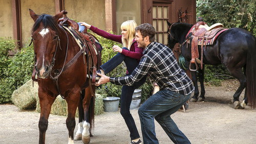 Mom - S4E11: Good Karma and the Big Weird
