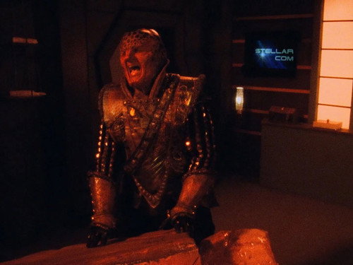 Babylon 5 - S2E9: The Coming of Shadows