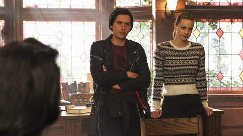 Riverdale - S4E16: Chapter Seventy-Three: The Locked Room