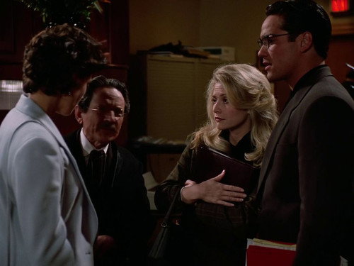 Lois & Clark: The New Adventures of Superman - S3E14: Tempus, Anyone?