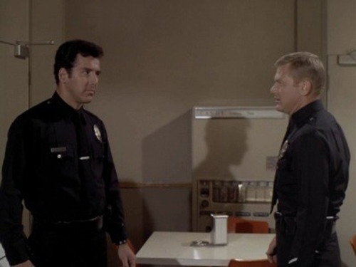 Adam-12 - S3E16: Log 155: I.A.D.
