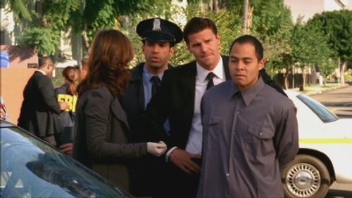 Bones - S1E13: The Woman in the Garden