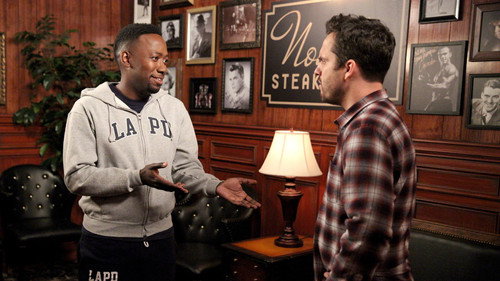 New Girl - S5E12: D-Day