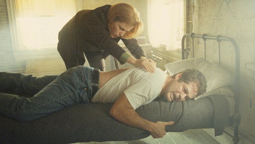 The X-Files - S8E4: Roadrunners