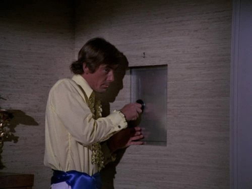 Hawaii Five-O - S5E23: The Diamond That Nobody Stole