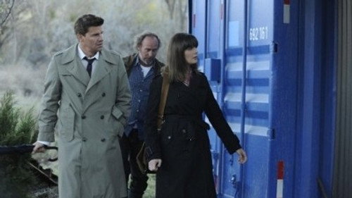 Bones - S6E17: The Feet on the Beach