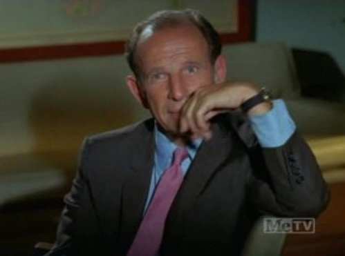 Hawaii Five-O - S3E11: Over Fifty? Steal!
