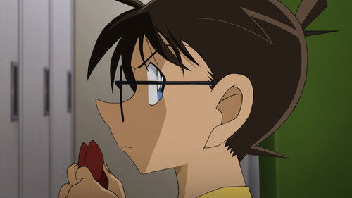Detective Conan - S1E823: The Suspects Are a Passionate Couple (2)
