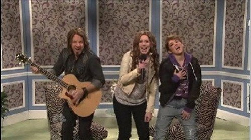 Saturday Night Live - S36E16: Miley Cyrus with The Strokes