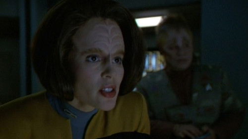 Star Trek: Voyager - S2E20: Investigations